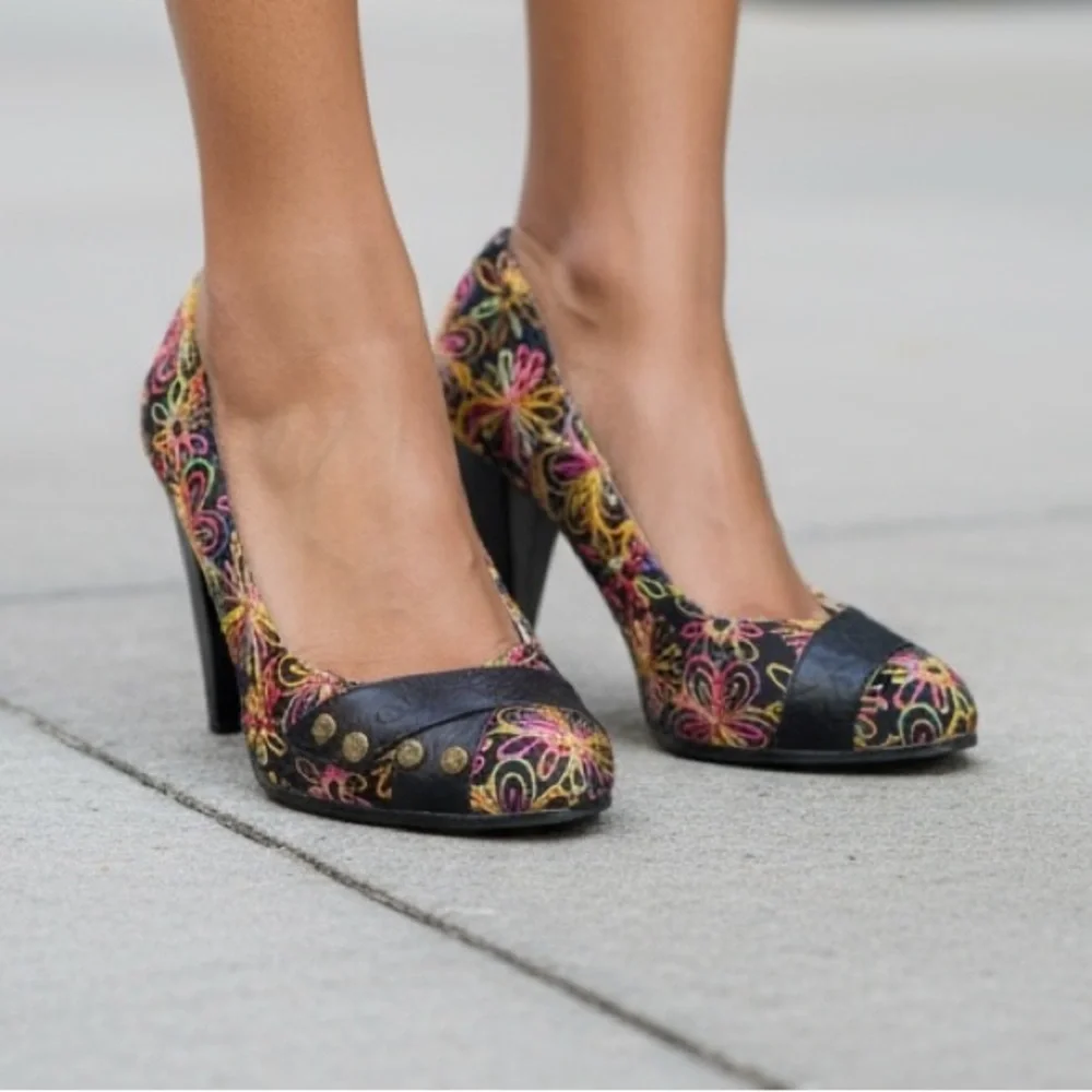 Naughty Monkey Embroidered Women's Heels woman’s 6 (s68)